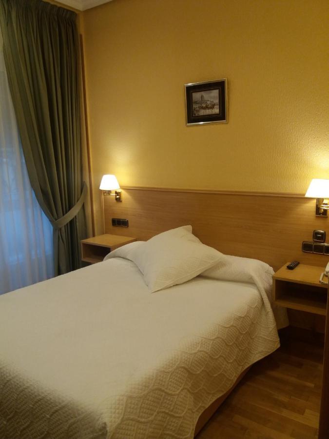Pension La Concha San Sebastián Esterno foto