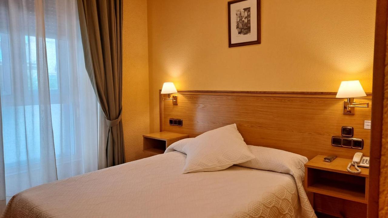 Pension La Concha San Sebastián Esterno foto