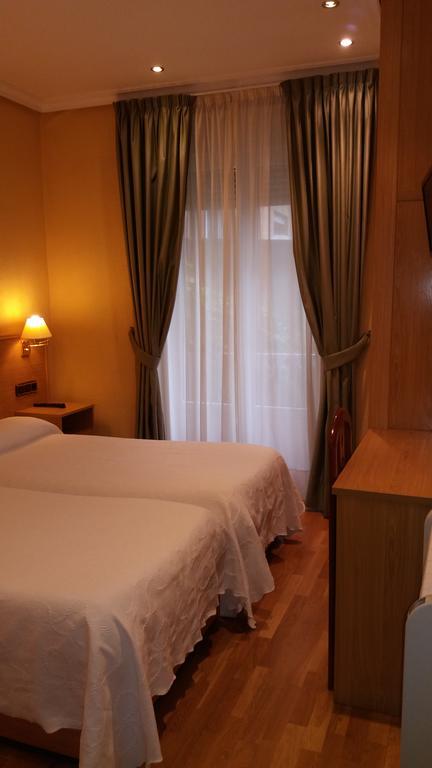 Pension La Concha San Sebastián Esterno foto