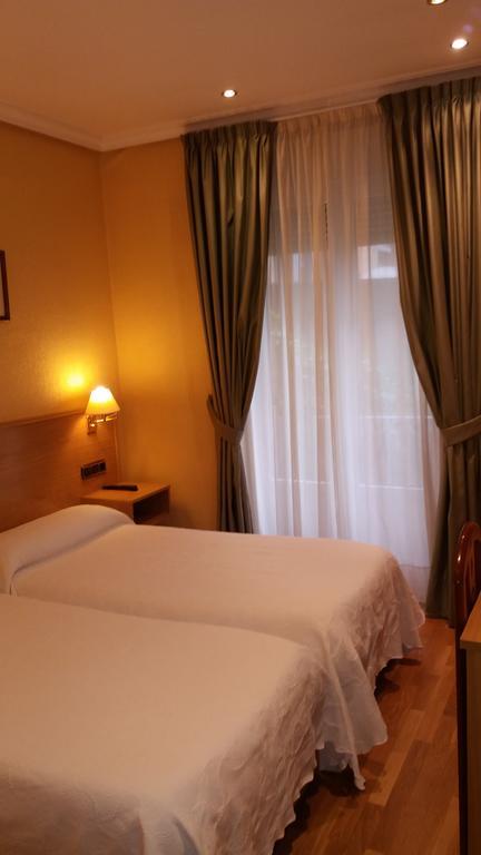 Pension La Concha San Sebastián Esterno foto