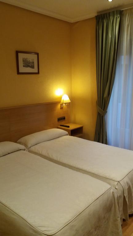 Pension La Concha San Sebastián Esterno foto