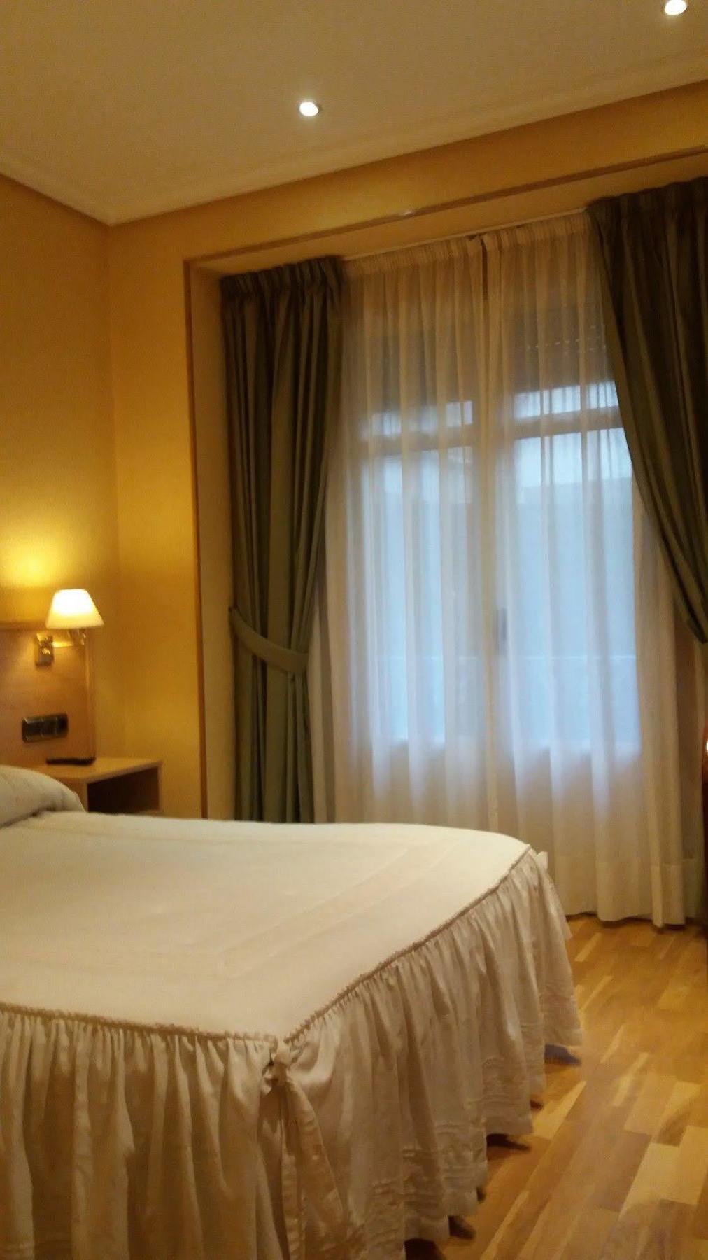 Pension La Concha San Sebastián Esterno foto